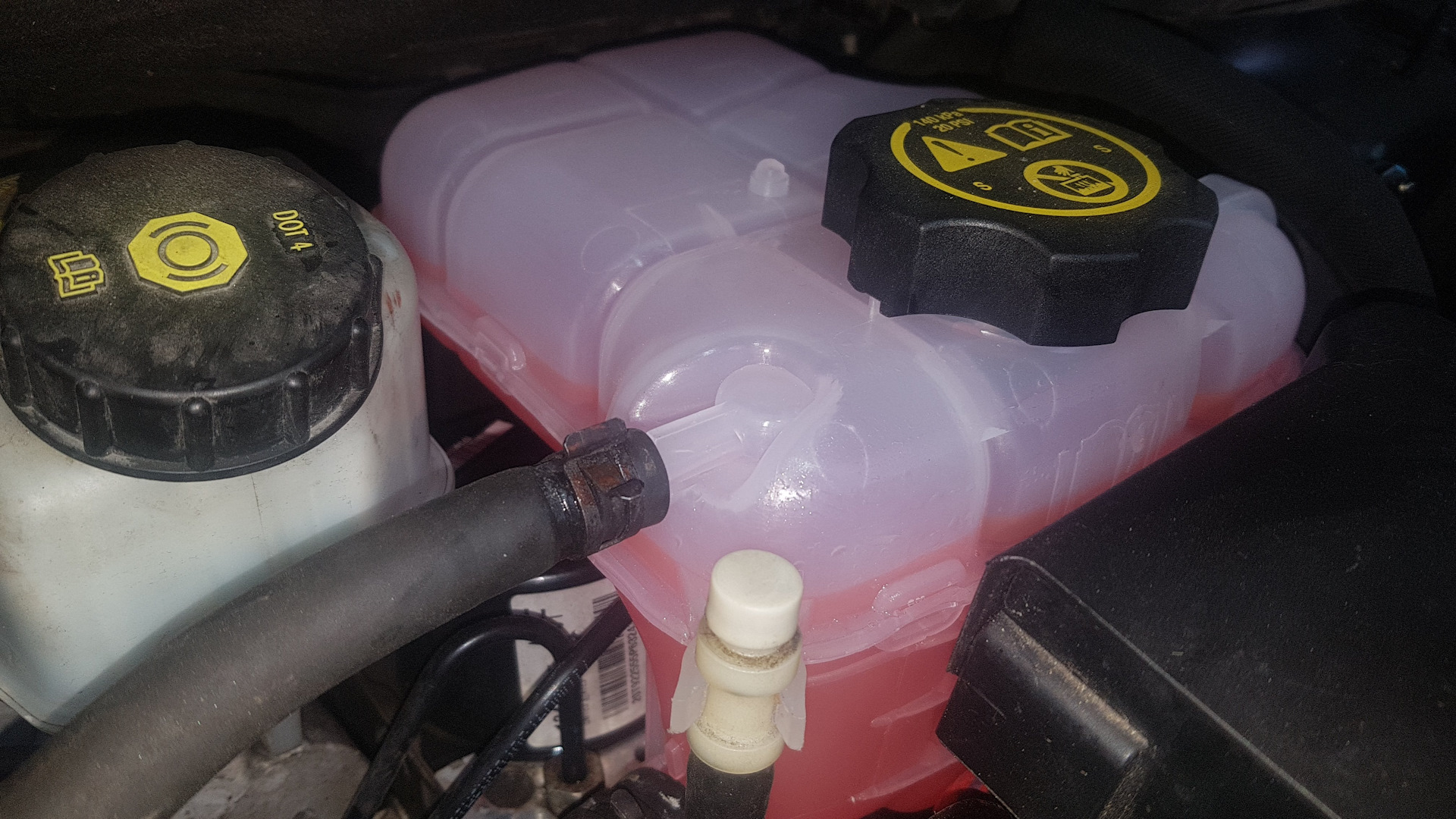  i30 Coolant Tank